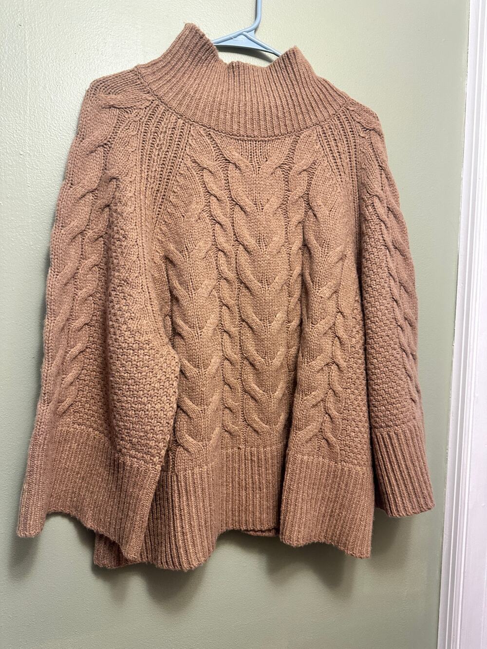 Banana Republic Tan Wool Chunky Cable Knit Sweater